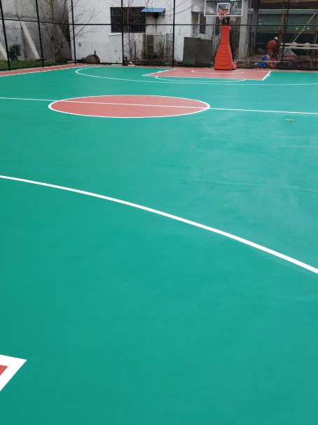 城固 球场长期使用易出现地面开裂